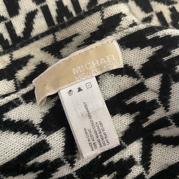 Michel Kors Scarf - Picture 2 of 2
